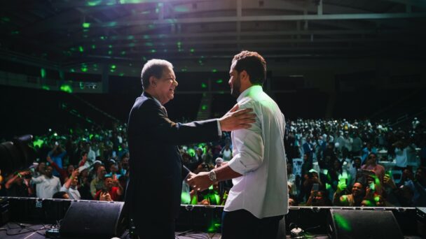 Leonel y Omar encabezan agasajo a dirigentes de Fuerza del Pueblo